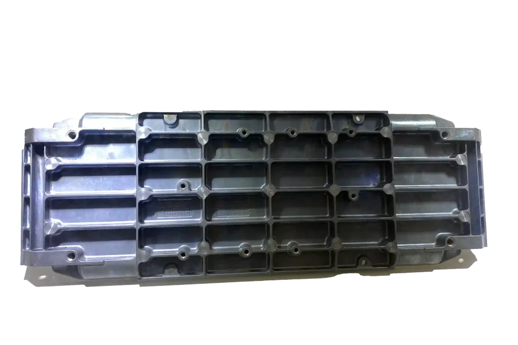 Aluminum die cast finned cooling plate for thermal management